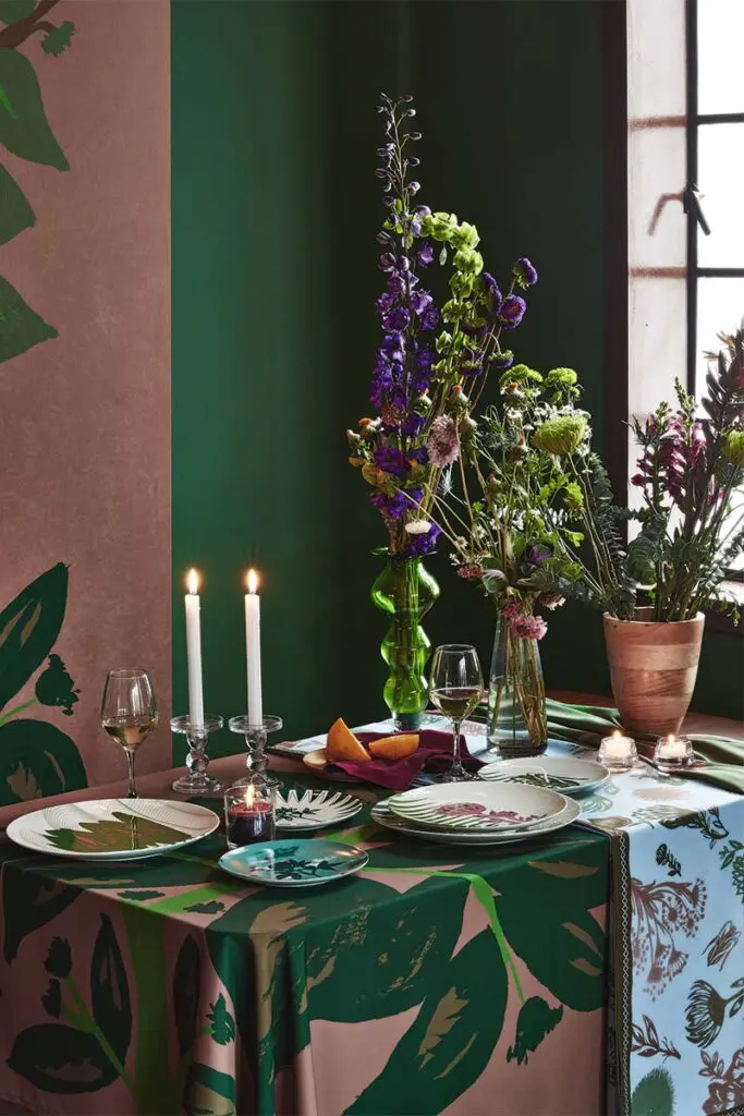 Una colección de objetos que protagoniza la flora y fauna bogotanas