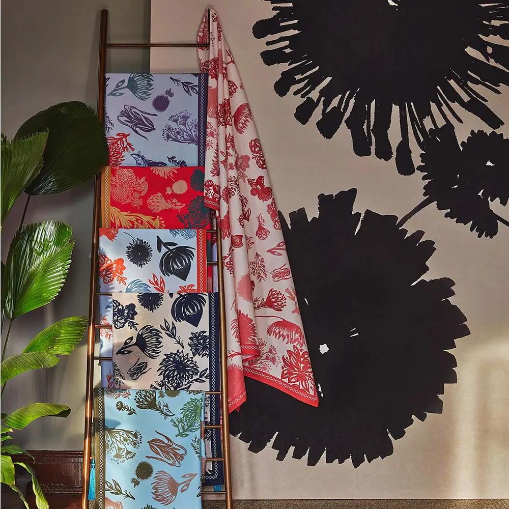 Una colección de objetos que protagoniza la flora y fauna bogotanas