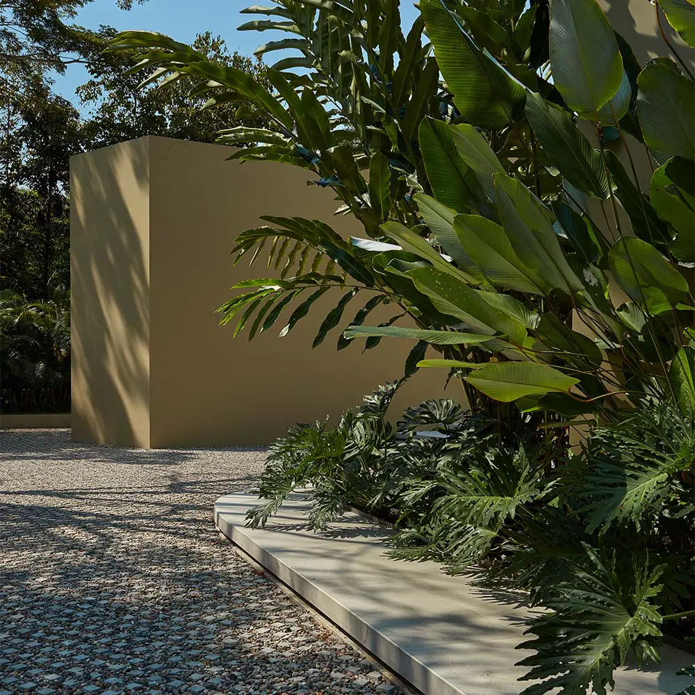 La arquitectura de una casa con cuatro fachadas, llena de aire y fluidez