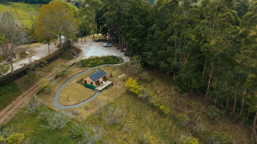 Una pequeña cabaña de ensueño ubicada en las montañas antioqueñas, en san antonio de pereira