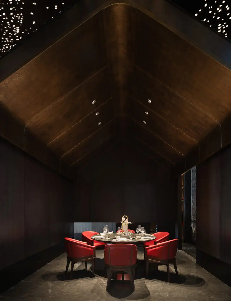 Un restaurante donde la iluminación es protagonista en nanjing, china