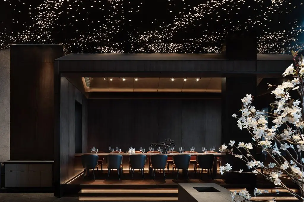 Un restaurante donde la iluminación es protagonista en nanjing, china