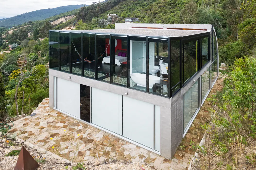 Una casa con diseño bioclimático abierta al paisaje andino colombiano Una casa con diseño bioclimático abierta al paisaje andino colombiano
