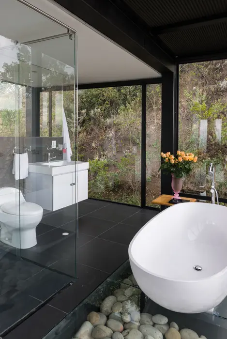 Una casa con diseño bioclimático abierta al paisaje andino colombiano Una casa con diseño bioclimático abierta al paisaje andino colombiano