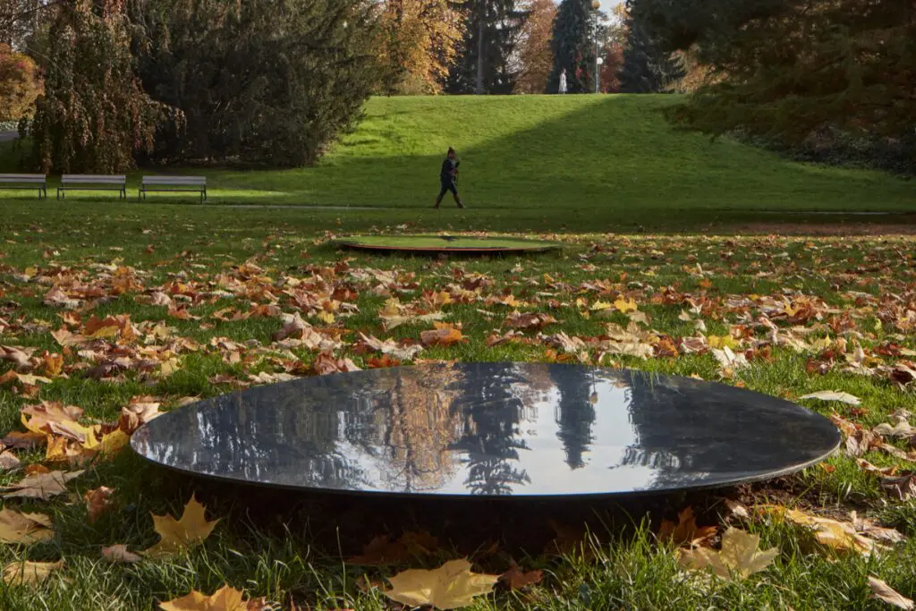 ‘espejos de zlín’, una instalación mágica en europa