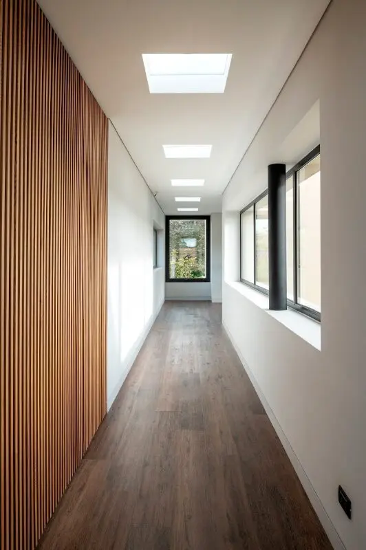 Una casa en la calera, diseñada para mezclarse con su entorno natural Una casa en la calera, diseñada para mezclarse con su entorno natural