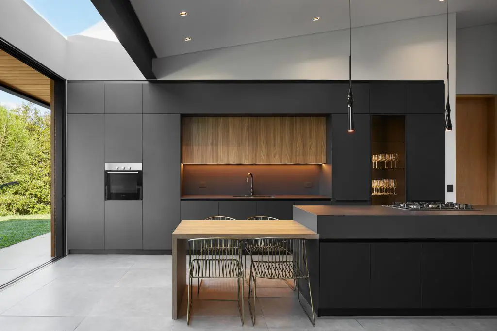 Una casa familiar en medio de la extraordinaria vegetación de las afueras de medellín