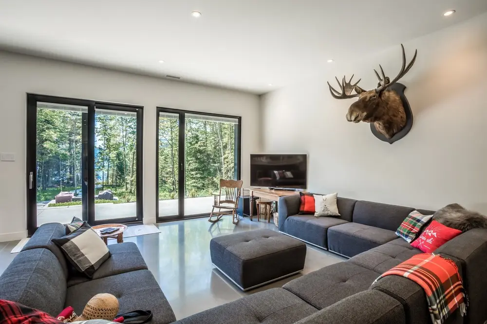 Una casa de campo moderna y sostenible adaptada para un confinamiento lejos de la ciudad Una casa de campo moderna y sostenible adaptada para un confinamiento lejos de la ciudad