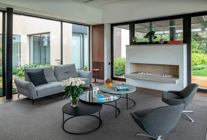 Una casa en la calera, diseñada para mezclarse con su entorno natural Una casa en la calera, diseñada para mezclarse con su entorno natural