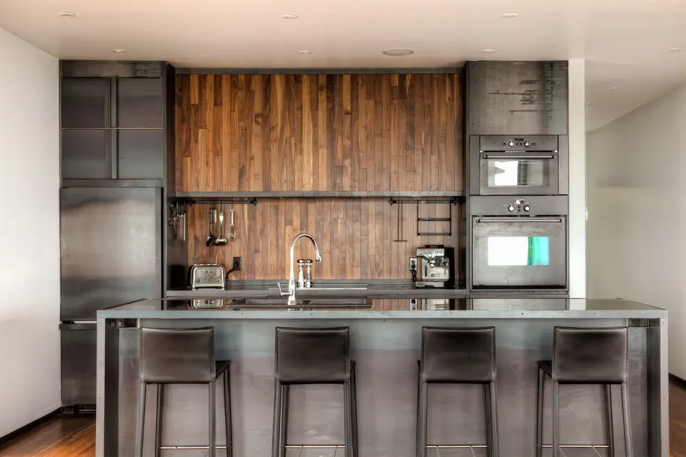 Esta cabaña incrustada en la parte más alta de una montaña, tiene la mejor vista del mundo