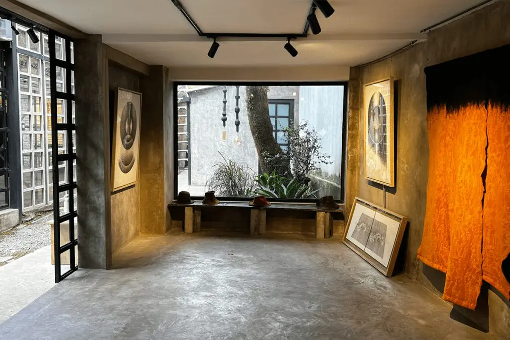 Diseño showroom a new cross