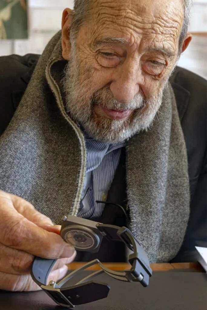 Así es el reloj ‘lebond siza’, diseñado por un arquitecto ganador del premio pritzker Reloj lebond siza diseñado por el arquitecto álvaro siza.