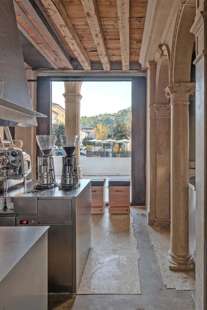 Así fue la restauración del histórico caffè nazionale en italia