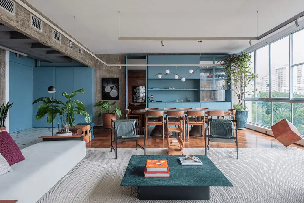 Tras su remodelación, este apartamento en brasil cuenta con un cine oculto Tras su remodelación, este apartamento en brasil cuenta con un cine oculto