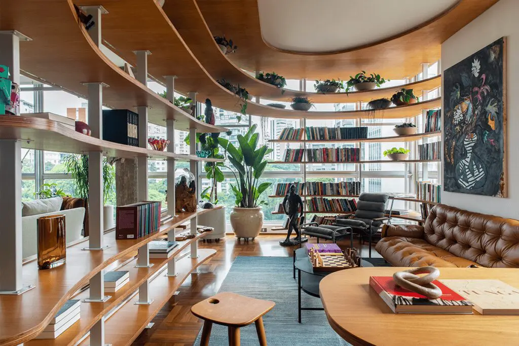 Tras su remodelación, este apartamento en brasil cuenta con un cine oculto Tras su remodelación, este apartamento en brasil cuenta con un cine oculto