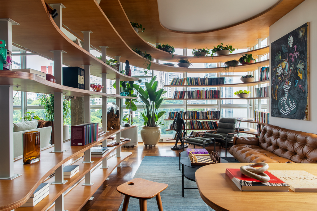 Tras su remodelación, este apartamento en brasil cuenta con un cine oculto