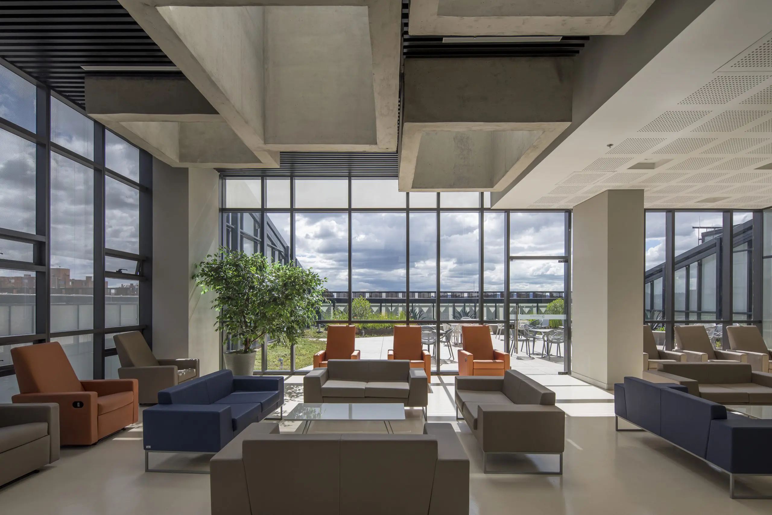 Frente de lucha: las clínicas colombianas fueron los primeros espacios en adaptarse a la pandemia