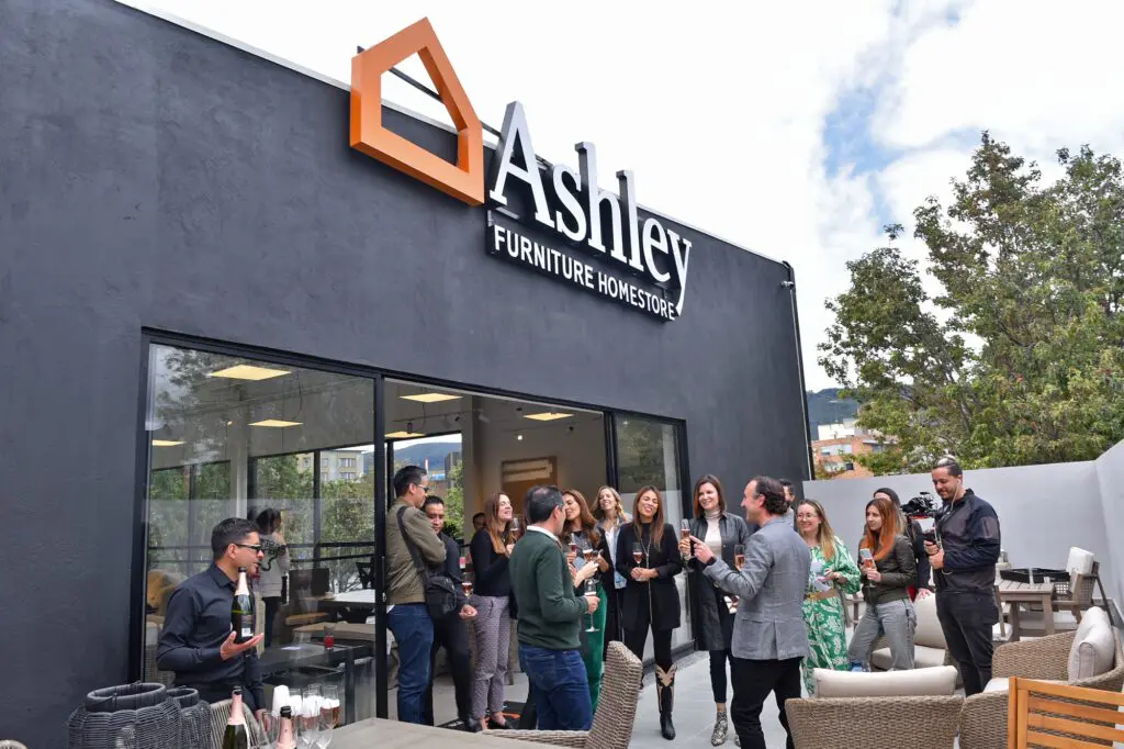 Muebles ashley furniture en bogotá