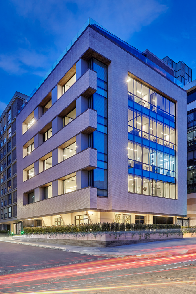 El alma del diseño de esta joyería de lujo es la luz natural