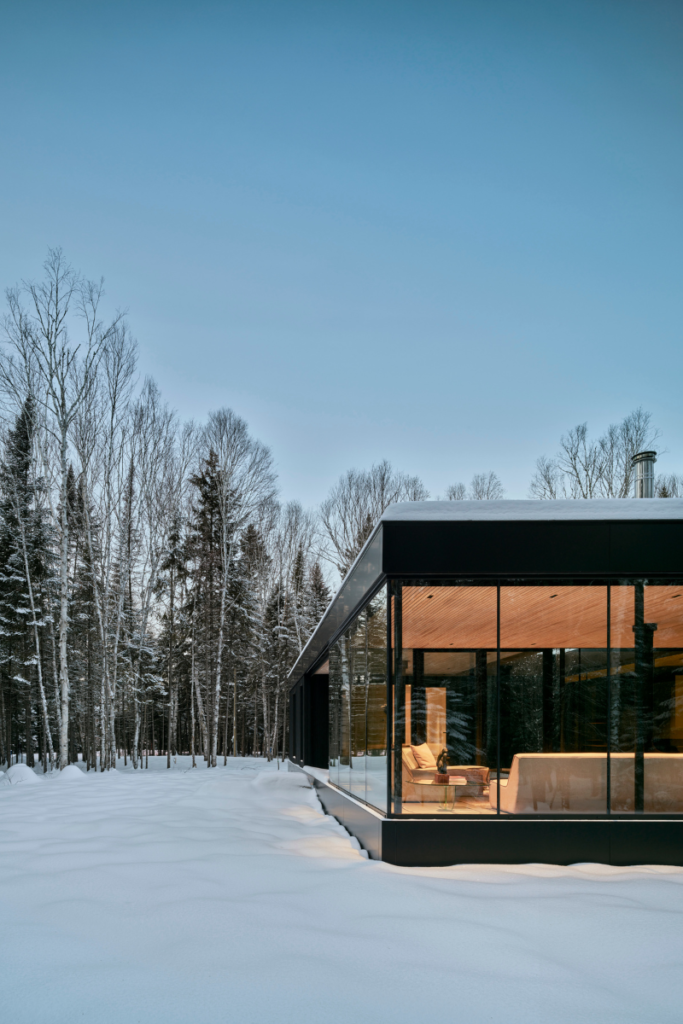 El centro de esta casa es un árbol de manzanos