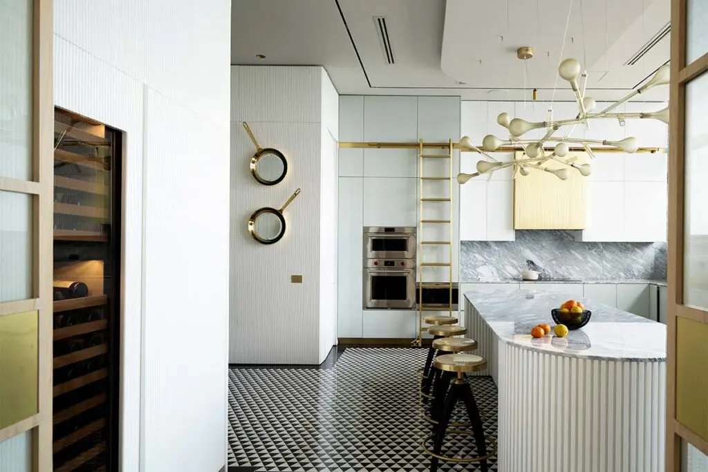 Una remodelación audaz convierte esta obra en un oasis contemporáneo en cartagena