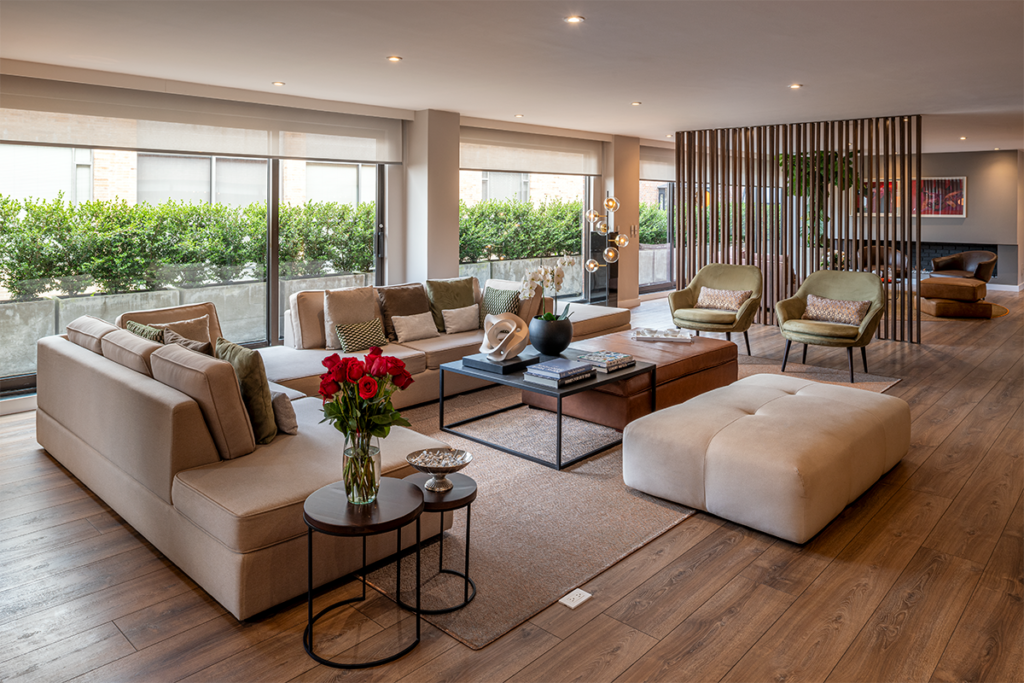 ‘el mayor reto de remodelar este apartamento fue su tamaño’: tres pisos y 750 m2