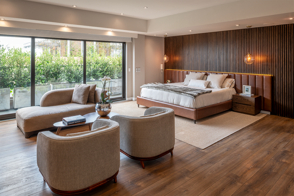 ‘el mayor reto de remodelar este apartamento fue su tamaño’: tres pisos y 750 m2