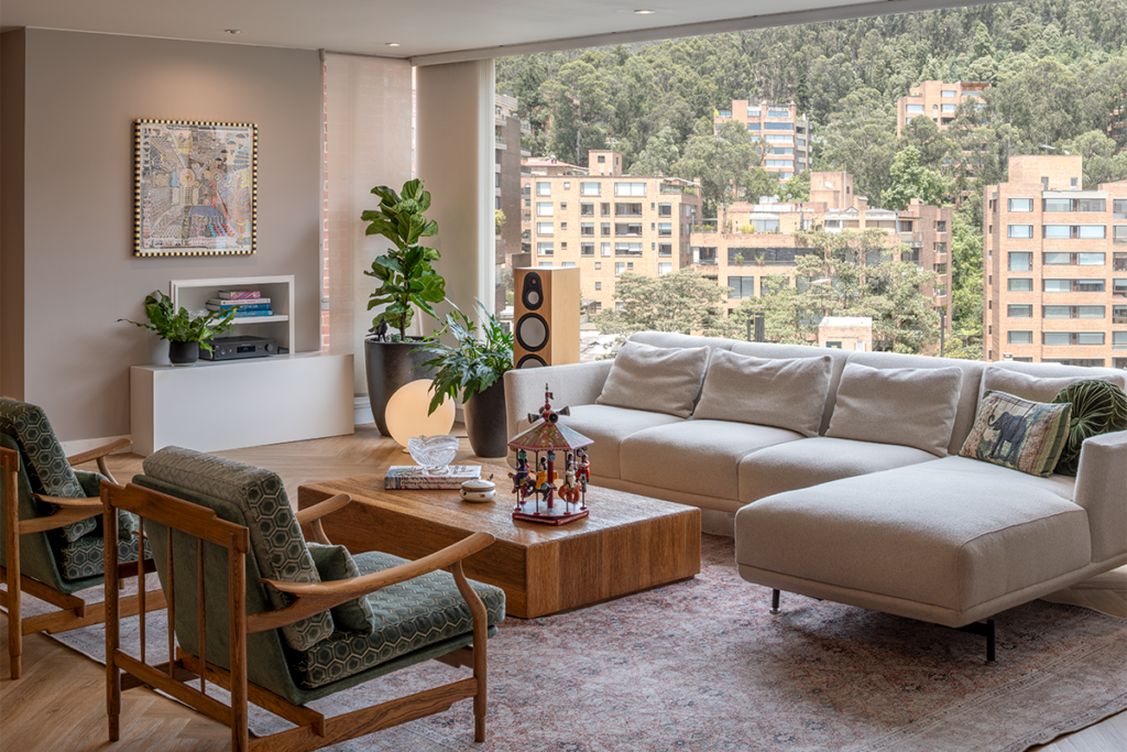 Adiós a los muros y los colores oscuros en este apartamento en bogotá