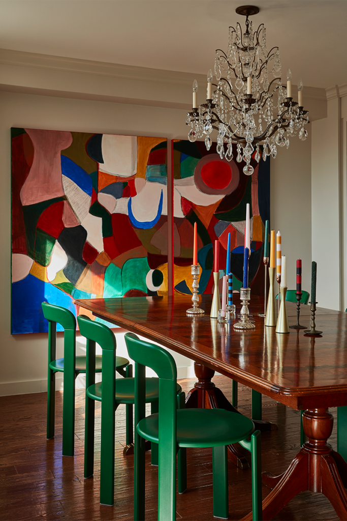 Herencia y color: el diálogo sutil de la renovación de un apartamento en nueva york