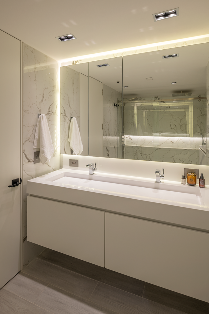 Este apartamento en bogotá tiene una relación directa con un lago