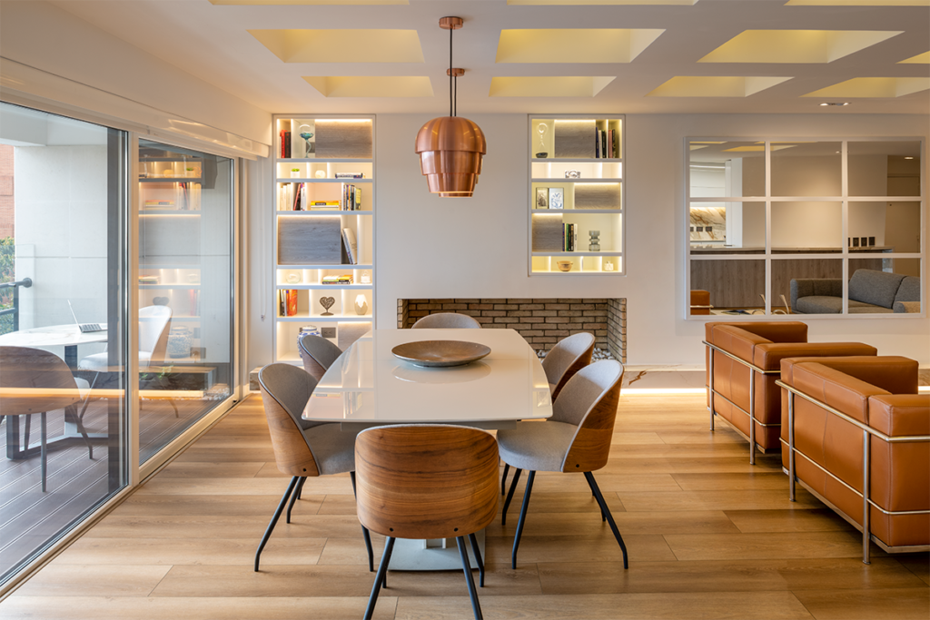 Este apartamento en bogotá tiene una relación directa con un lago