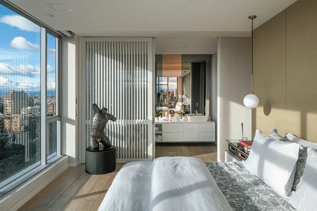 Este apartamento abre sus ventanas hacia paisaje urbano de bogotá Este apartamento abre sus ventanas hacia paisaje urbano de bogotá