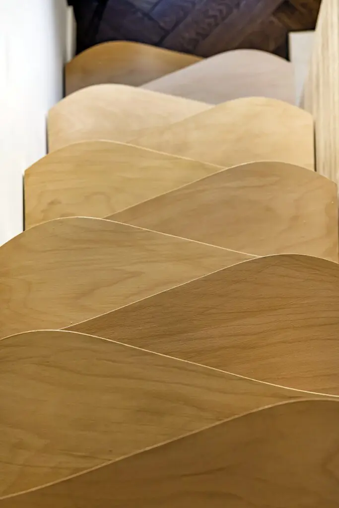 Un apartamento con un diseño parisino que combina encanto y modernidad