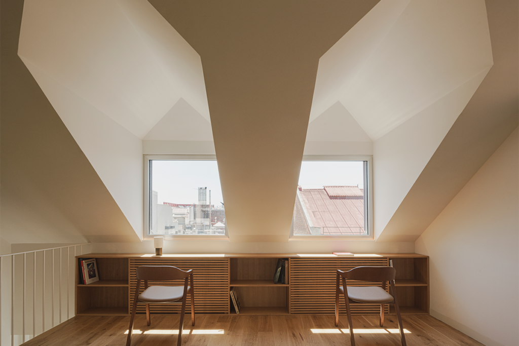 De antiguas oficinas a dúplex minimalista: una renovación en madrid