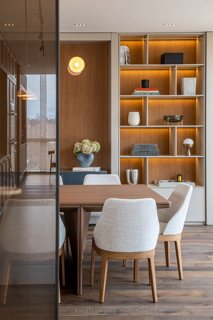 El diseño de este apartamento en bogotá logró un cálido minimalismo