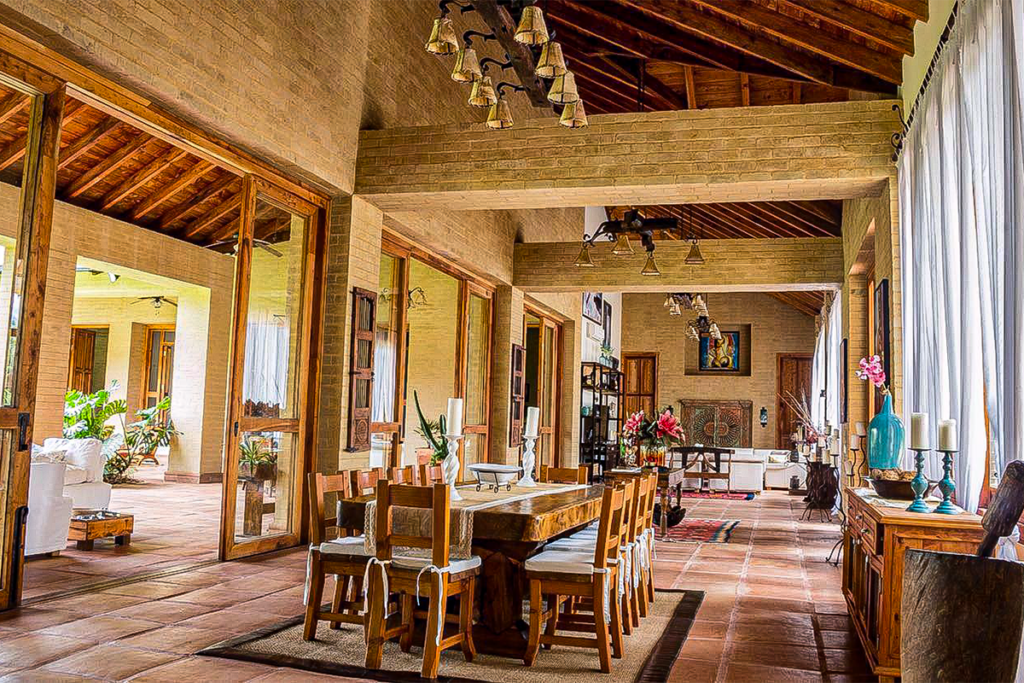 Raíces constructivas: diseños sostenibles y ecointeligentes Raíces constructivas: diseños sostenibles y ecointeligentes