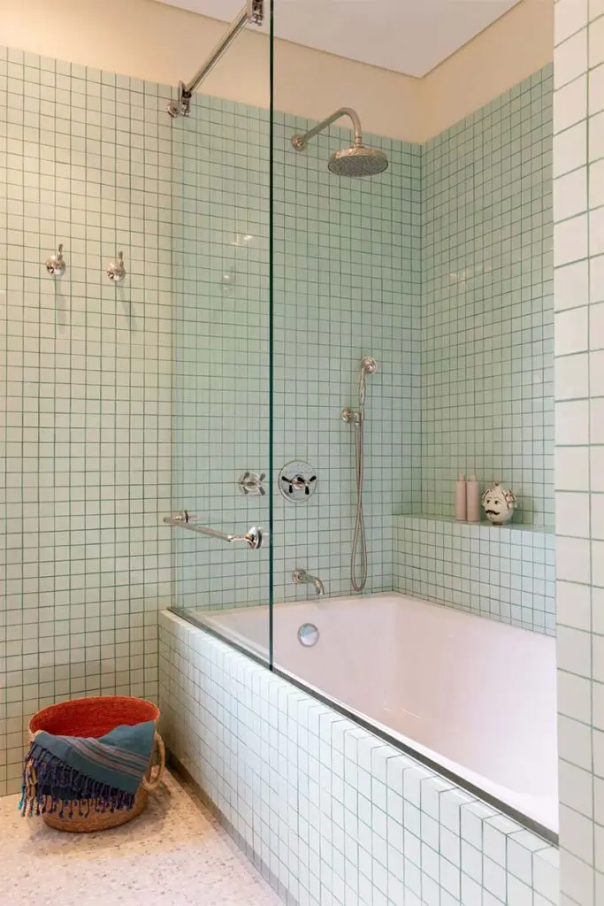 Una sala de baño: un espacio que logra ser íntimo, práctico y evocador