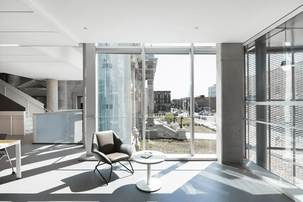 La nueva biblioteca maisonneuve y su diseño contemporáneo