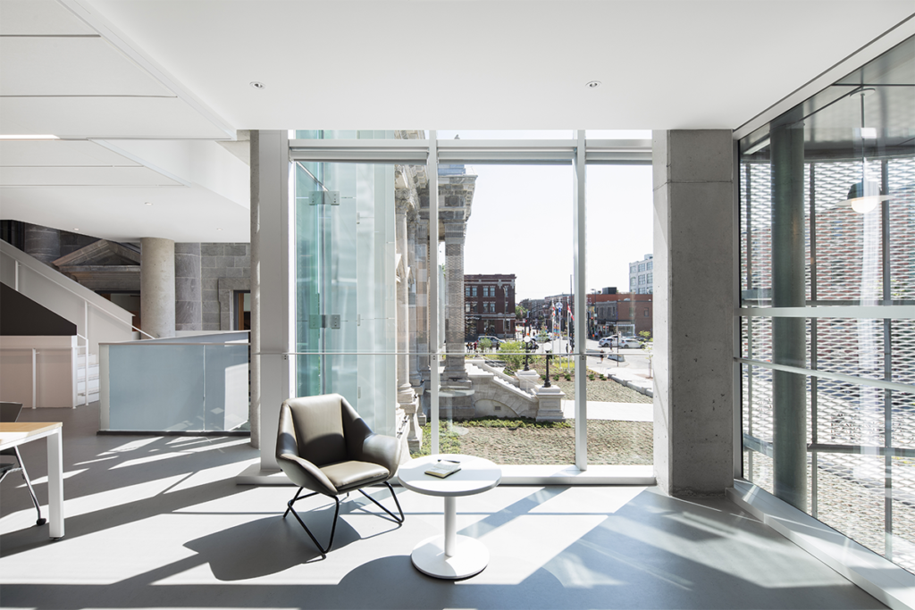 La nueva biblioteca maisonneuve y su diseño contemporáneo