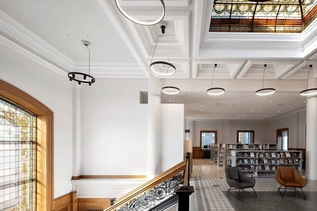 La nueva biblioteca maisonneuve y su diseño contemporáneo