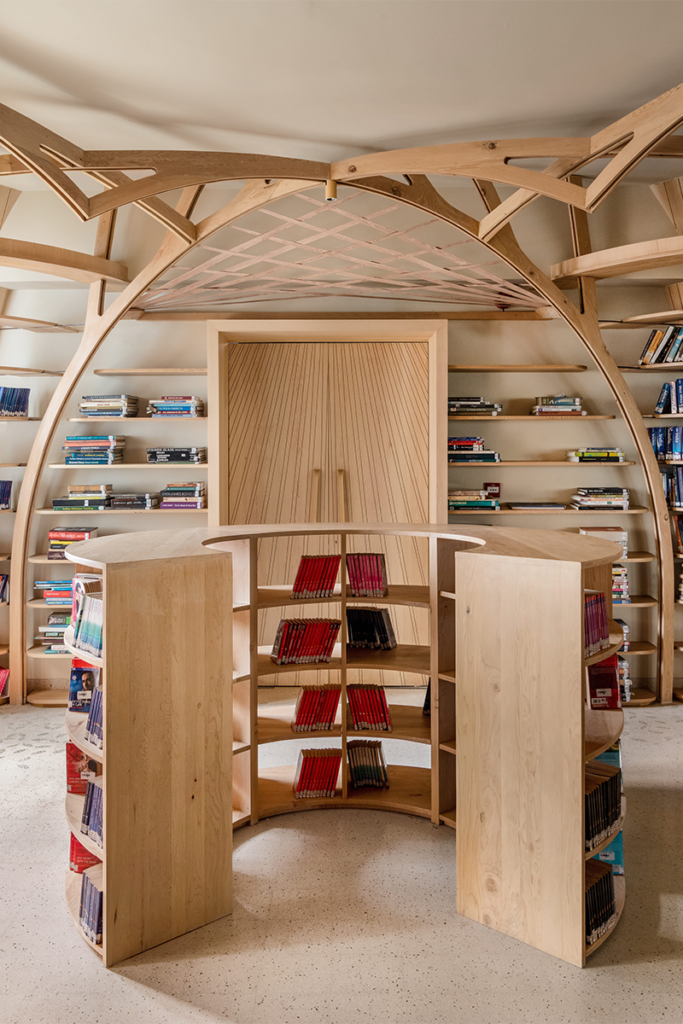 Esta biblioteca es un centro dinámico de aprendizaje y compromiso comunitario Esta biblioteca es un centro dinámico de aprendizaje y compromiso comunitario