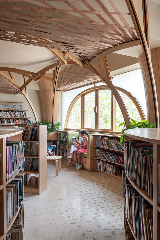 Esta biblioteca es un centro dinámico de aprendizaje y compromiso comunitario Esta biblioteca es un centro dinámico de aprendizaje y compromiso comunitario