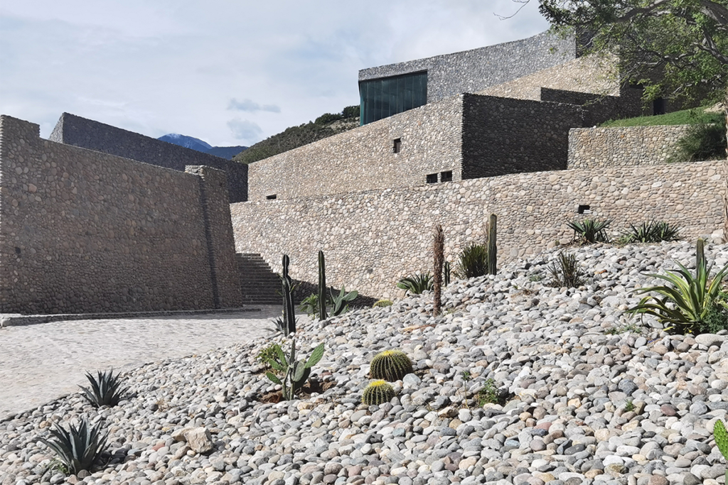 La arquitectura de esta bodega une a las personas con la naturaleza
