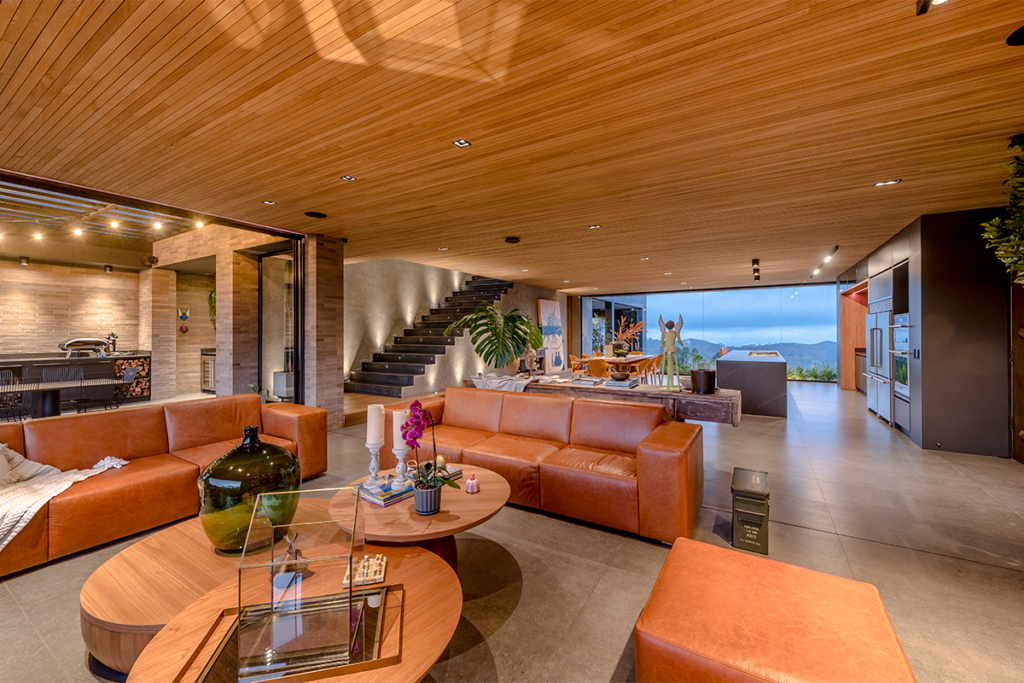 Casa c179: apertura y sofisticación en las montañas de envigado, antioquia