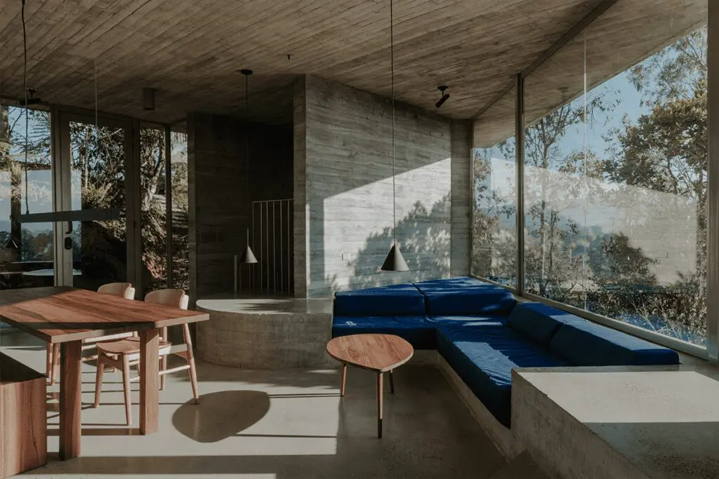 Esta casa en la punta de la montaña se integra de tres formas a al paisaje en antioquia Esta casa en la punta de la montaña se integra de tres formas a al paisaje en antioquia
