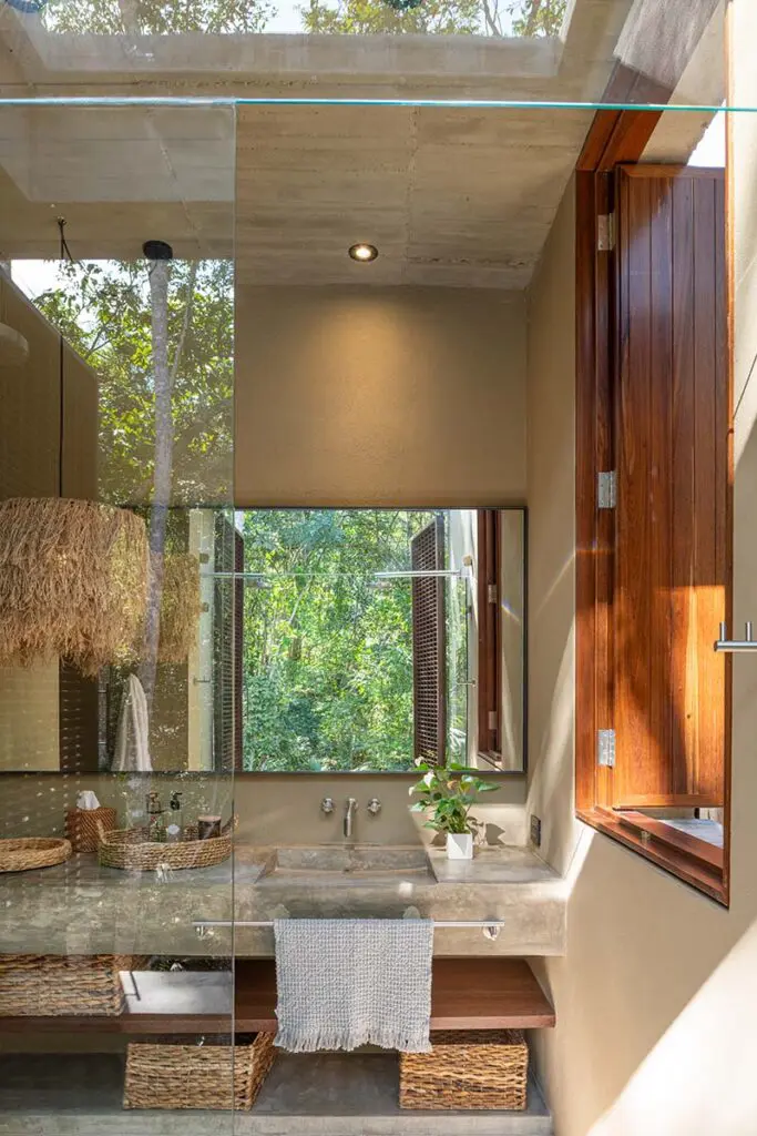 En esta casa, en villeta, la arquitectura se sumerge en el paisaje