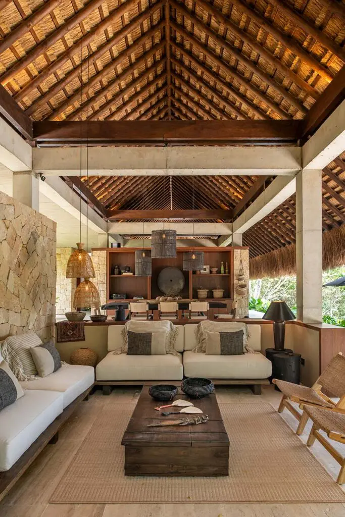 En esta casa, en villeta, la arquitectura se sumerge en el paisaje