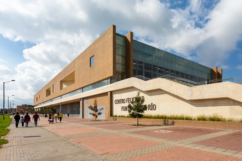 Cuatro ejemplos de buena arquitectura institucional en colombia Cuatro ejemplos de buena arquitectura institucional en colombia