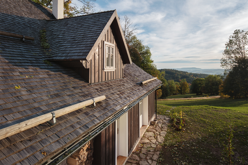 Esta cabaña es un refugio para abrazar la naturaleza en cualquier época del año