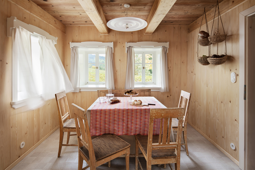 Esta cabaña es un refugio para abrazar la naturaleza en cualquier época del año